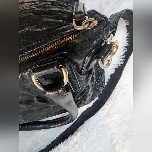 Givenchy Pandora Black distressed leather bag - Picture 6 of 16